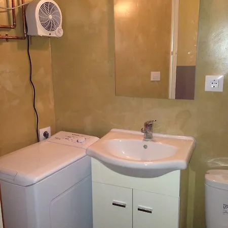 Nirvana Apartment *